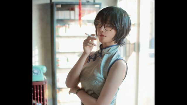 知性的で色っぽい！　鯨井令子、『九龍ジェネリックロマンス』のコスプレ写真を公開