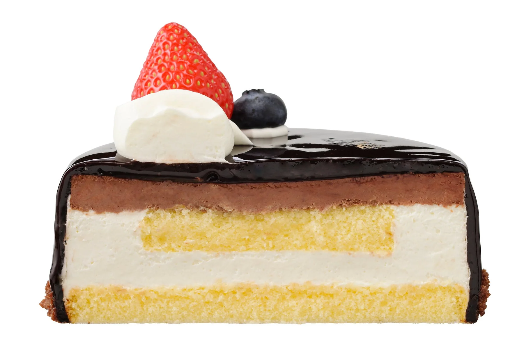 チョコレートムースとホイップクリーム、スポンジが層になったケーキになったチョコパイの断面