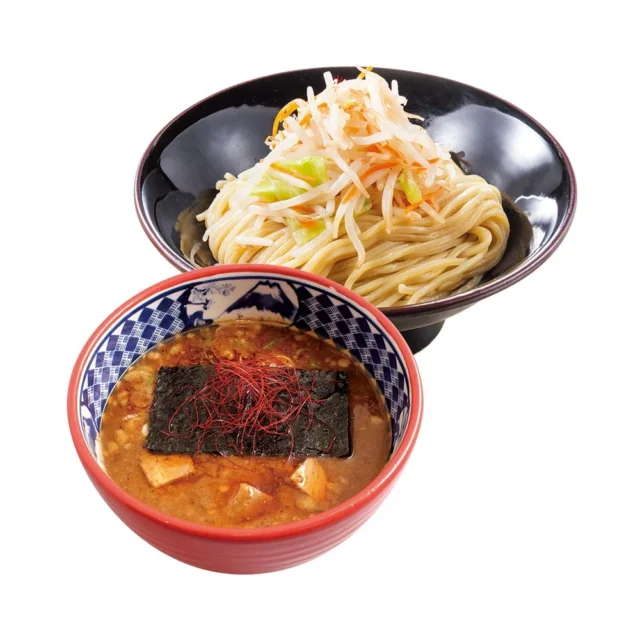 バター風味オイルと相性抜群の味噌つけ麺