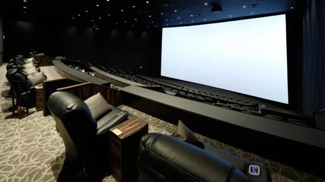 109シネマズプレミアム新宿の豪華な劇場内観