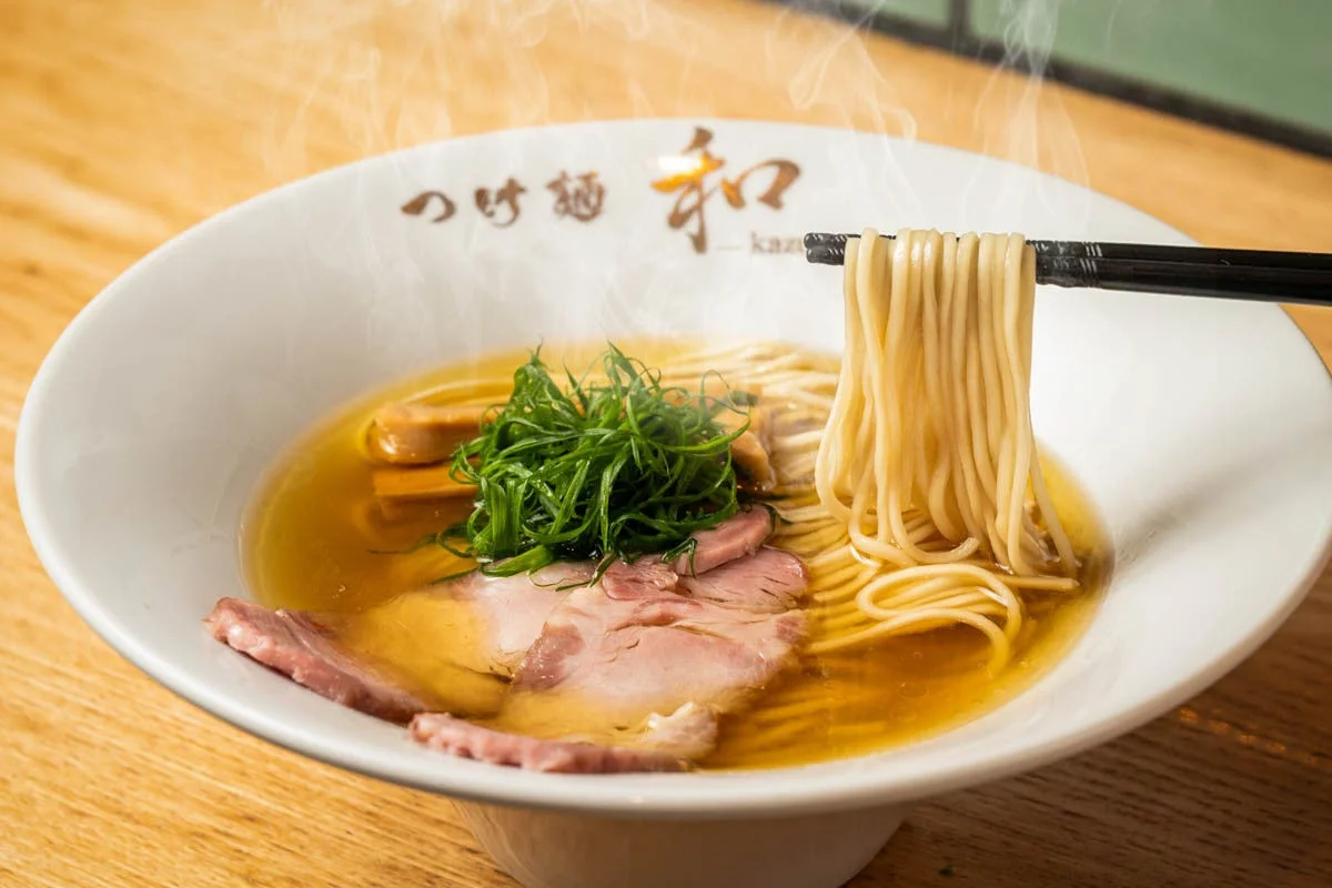 つけ麺 和 東京本店が提供するデリバリー限定「高級のどぐろラーメン」。