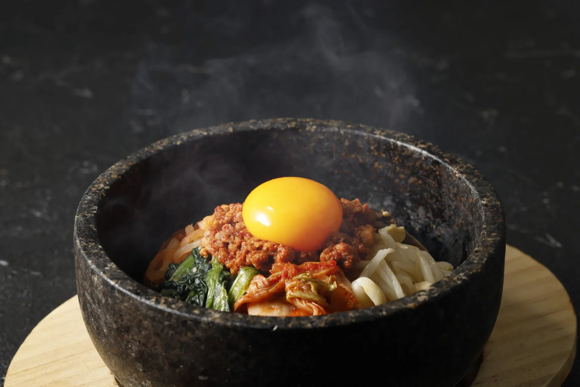 石焼ビビンパと生卵