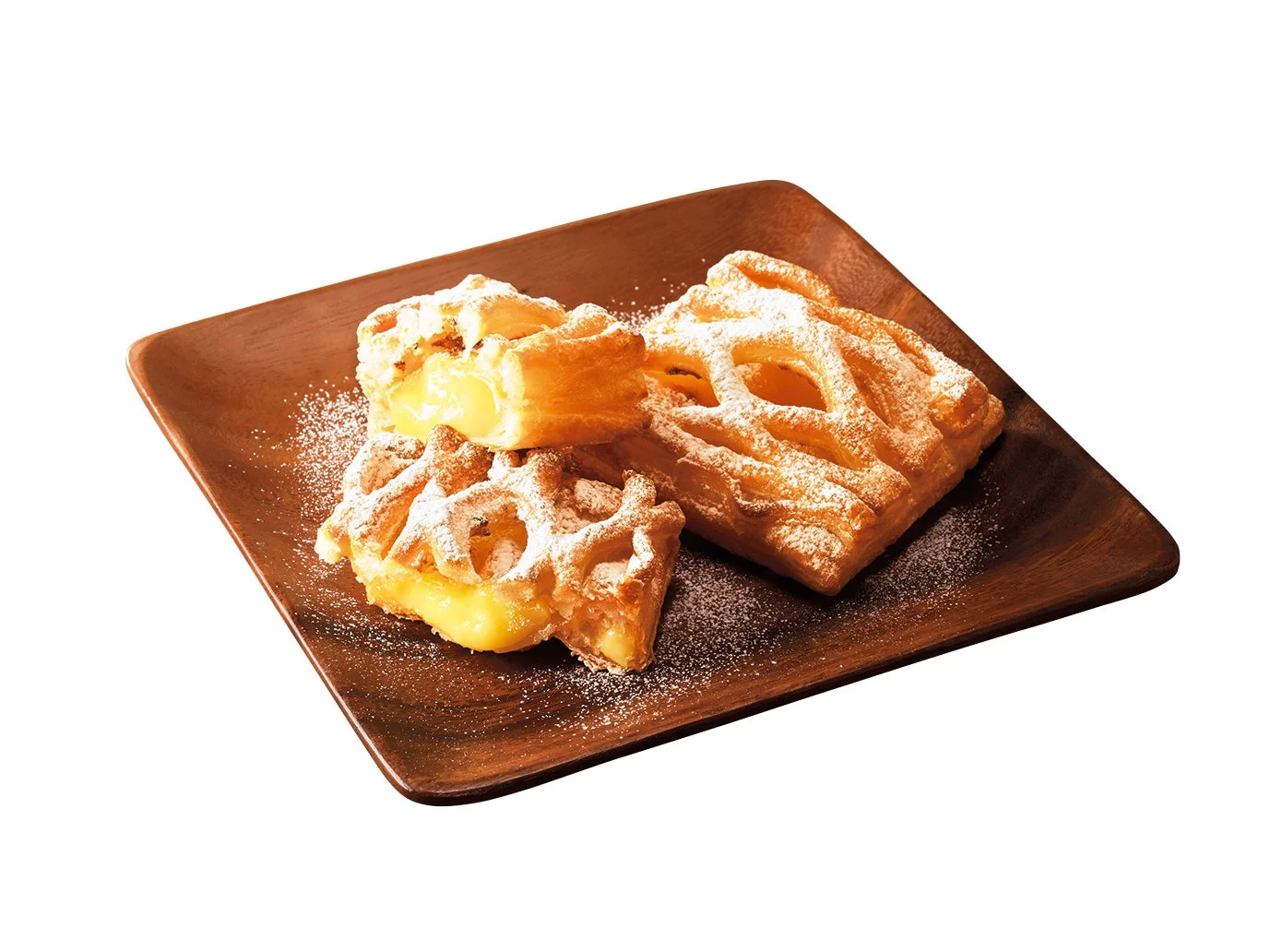 粉砂糖がまぶされた焼きたてカスタードパイ