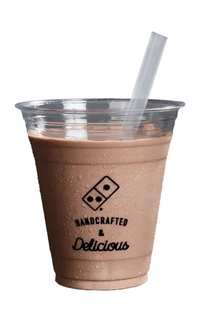 ドミノシェイク リッチチョコレートのカップとストロー