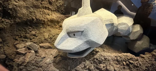 地中を掘り進むイワークのジオラマ