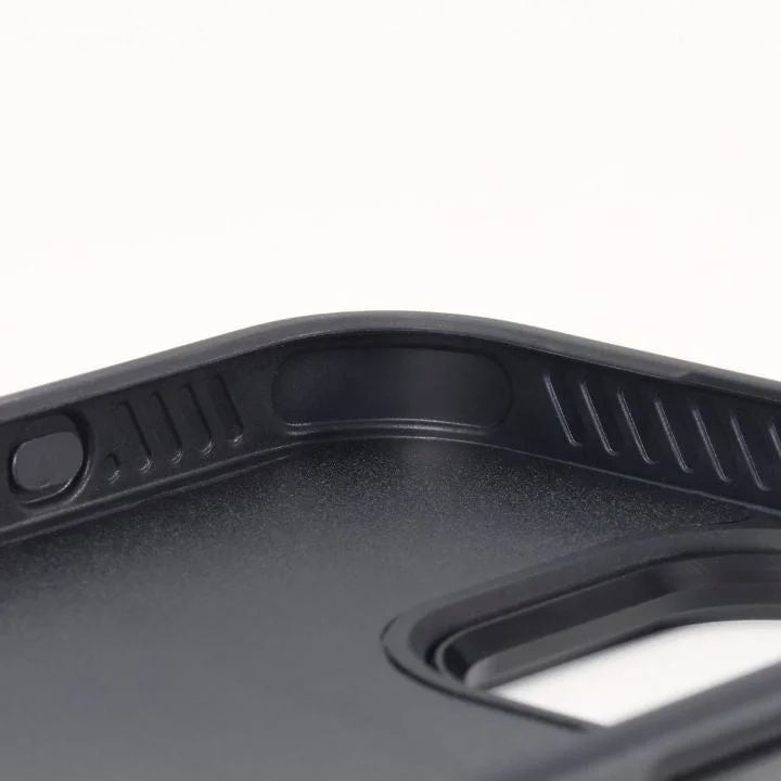 スマホケースの四つ角に内蔵されたエアークッションの接写