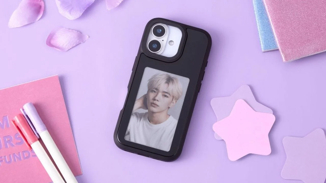 iPhone 17用電子ペーパーディスプレイ付きスマホケースの利用イメージ