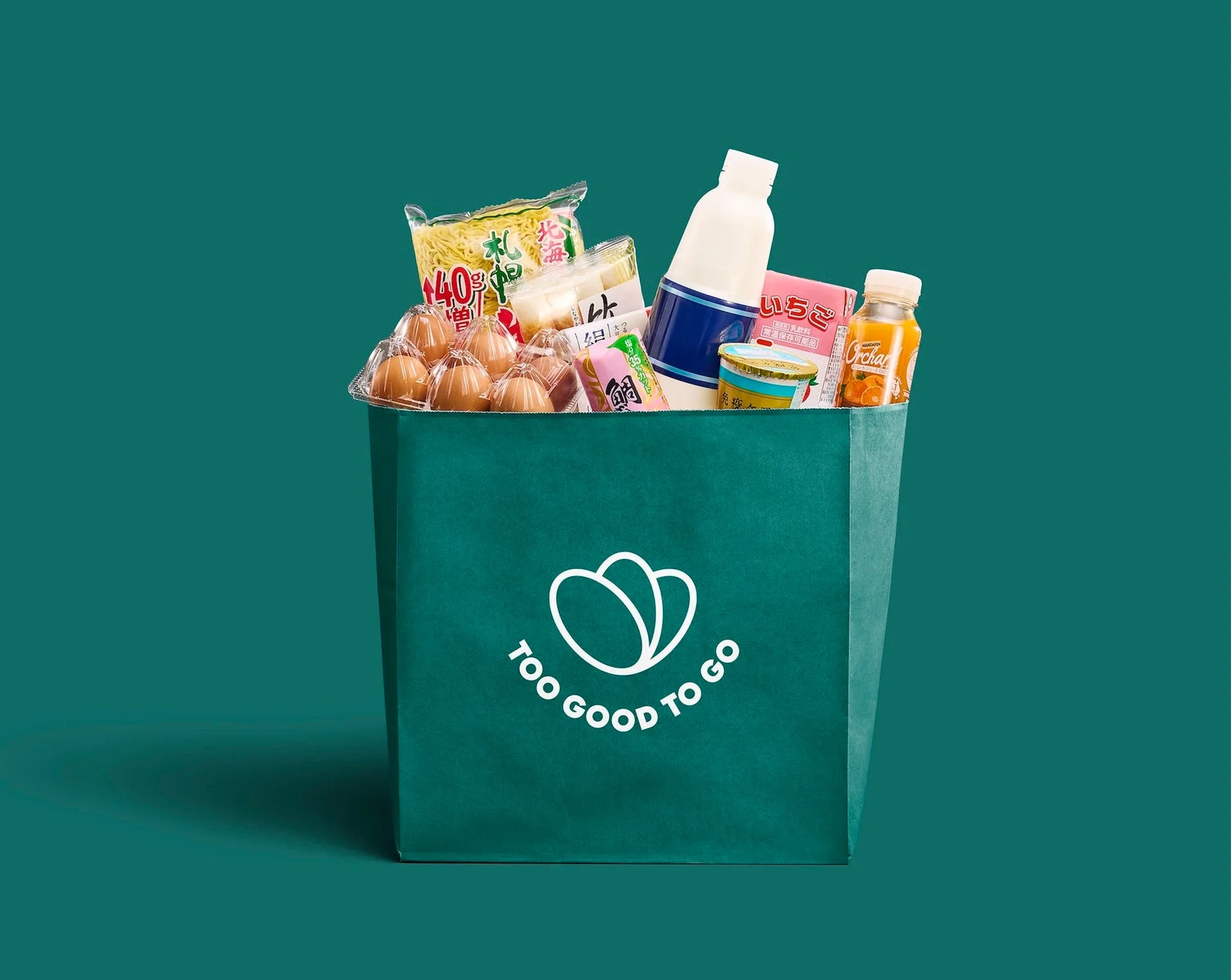 「Too Good To Go」のサプライズバッグに詰められた食品の例