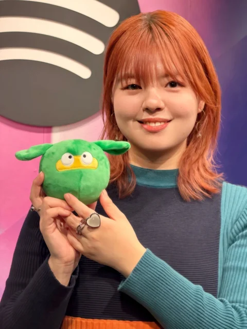 ビデオポッドキャスト「J-POP PASSPORT」ナレーターのmikakoさん