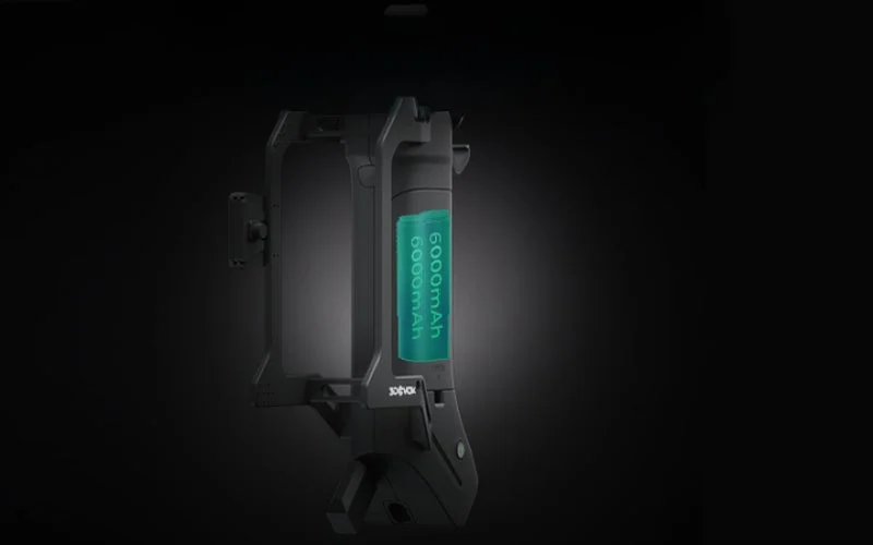 3DeVOK Airgoに装着された着脱式デュアルバッテリー。大容量6000mAhの表記。