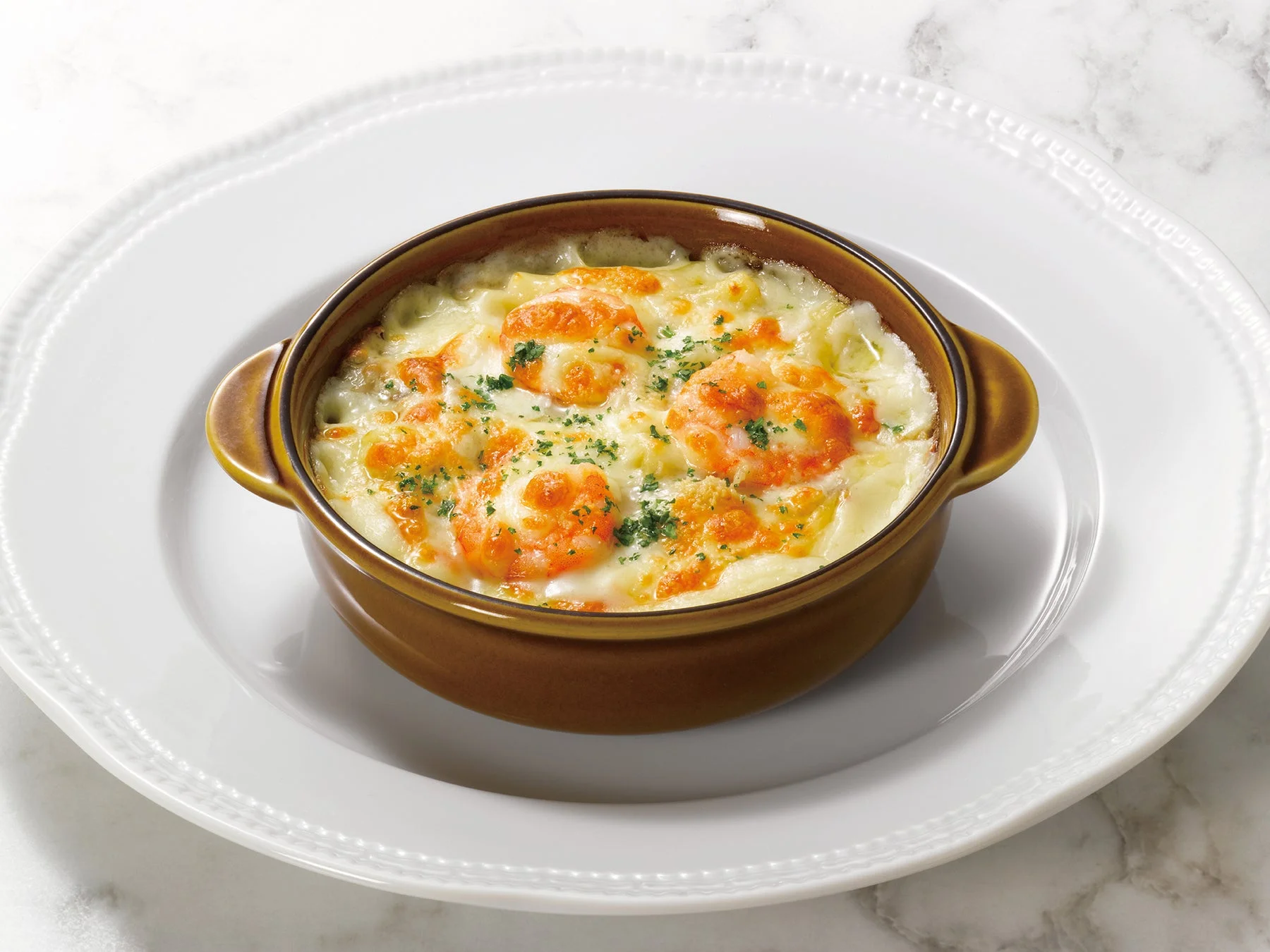 海老とチキンがたっぷり入ったマカロニグラタン