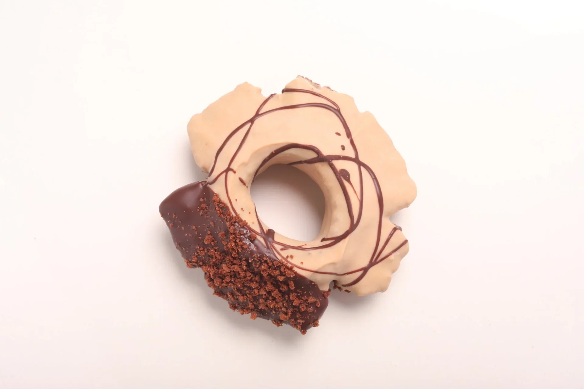 コーヒーチョコとココアクランチが特徴の珈琲ファッション