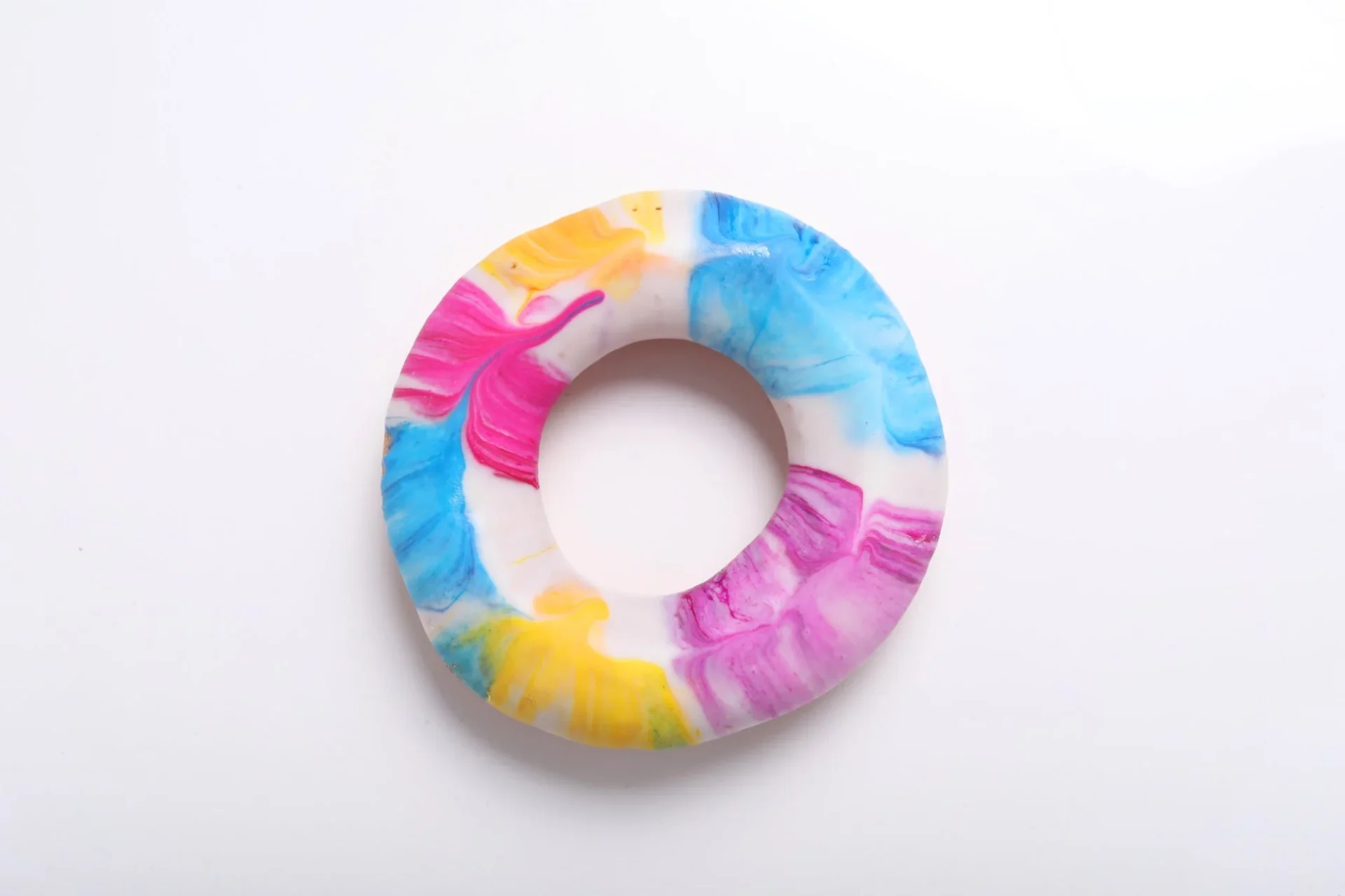 銀河をイメージしたカラフルなギャラクシードーナツ