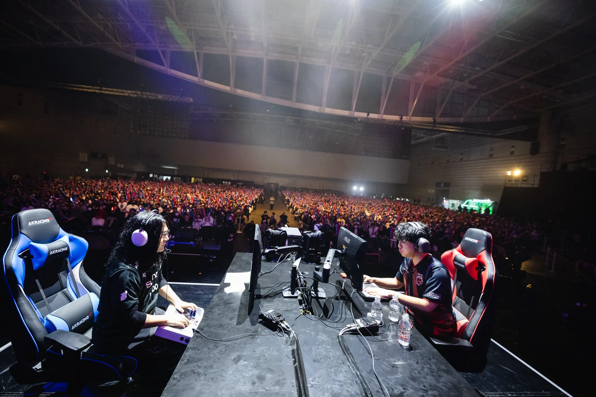 グランドファイナル大将戦に臨む選手たちと観客席