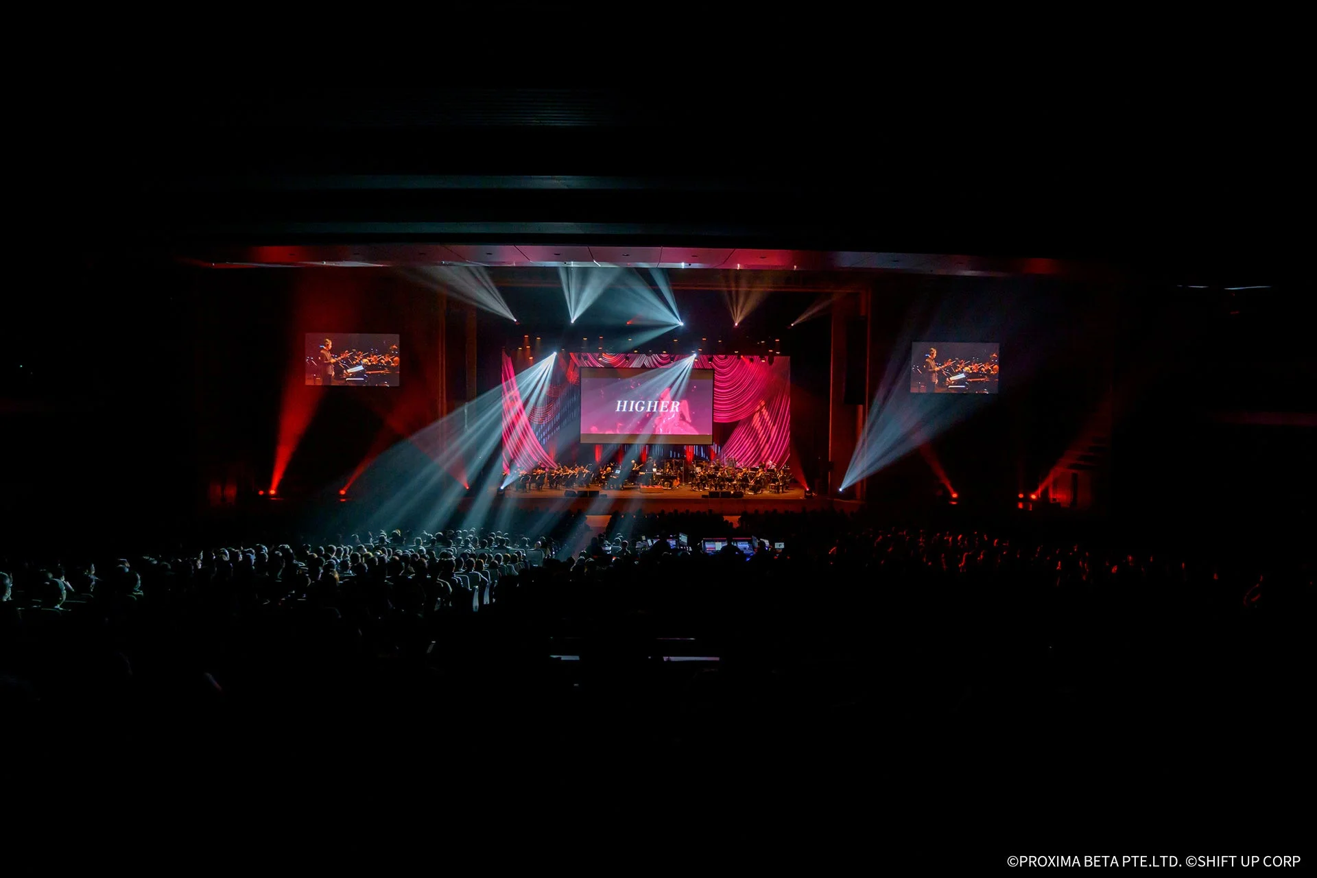 NIKKEオーケストラコンサートの会場全体と観客席