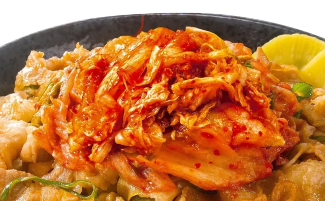 キムチの辛さと豚肉の相性が良いキムチ丼