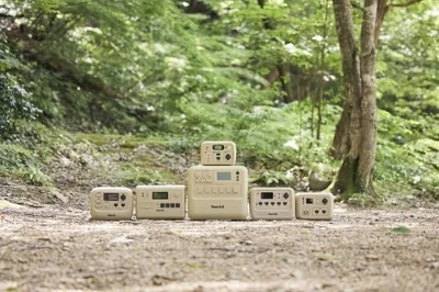 PowerArQのポータブル電源各種が屋外に並べられた様子