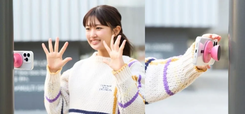 モバピタselfieを壁に固定して動画撮影する女性