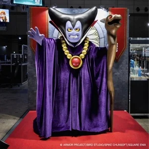 「ドラゴンクエスト アイランド」に設置された大魔王ゾーマの像