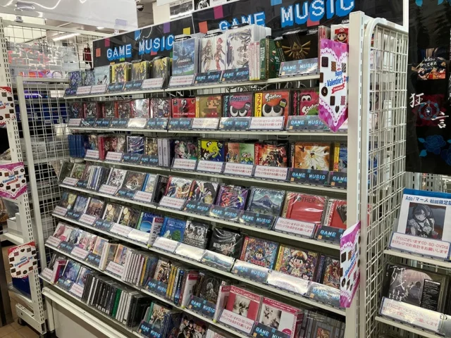 アニメイト店内のゲームミュージックCDコーナーの横長の様子