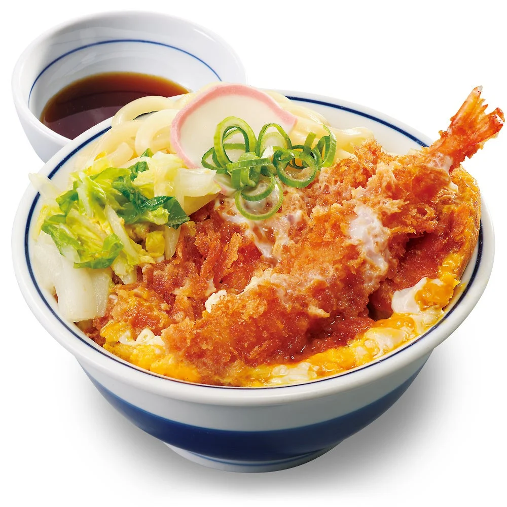 「鍋焼き風カツ丼」の単品写真。玉子とじにされたカツと海老フライがご飯の上に盛り付けられている。