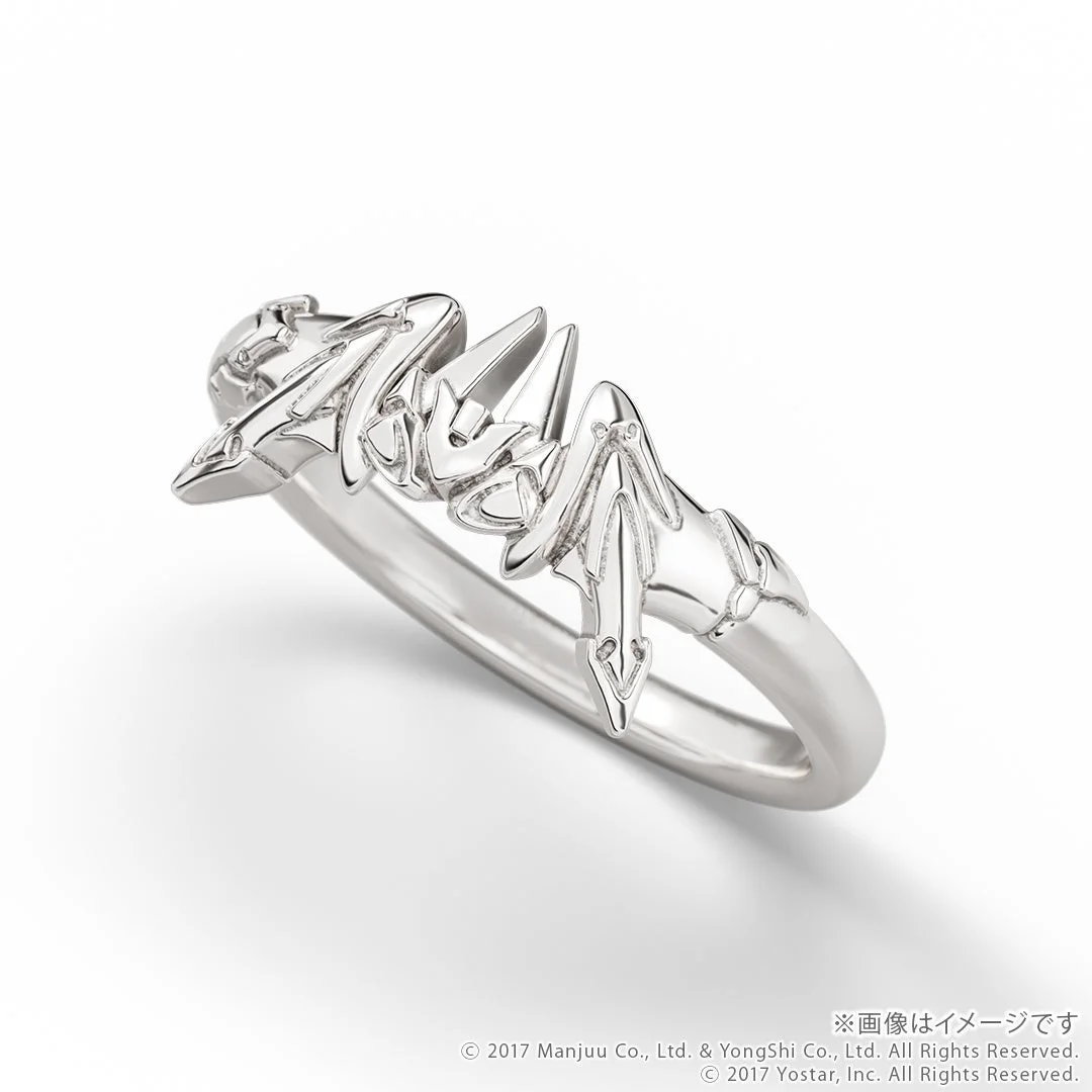 キアサージモチーフリングの斜め上からのアングル