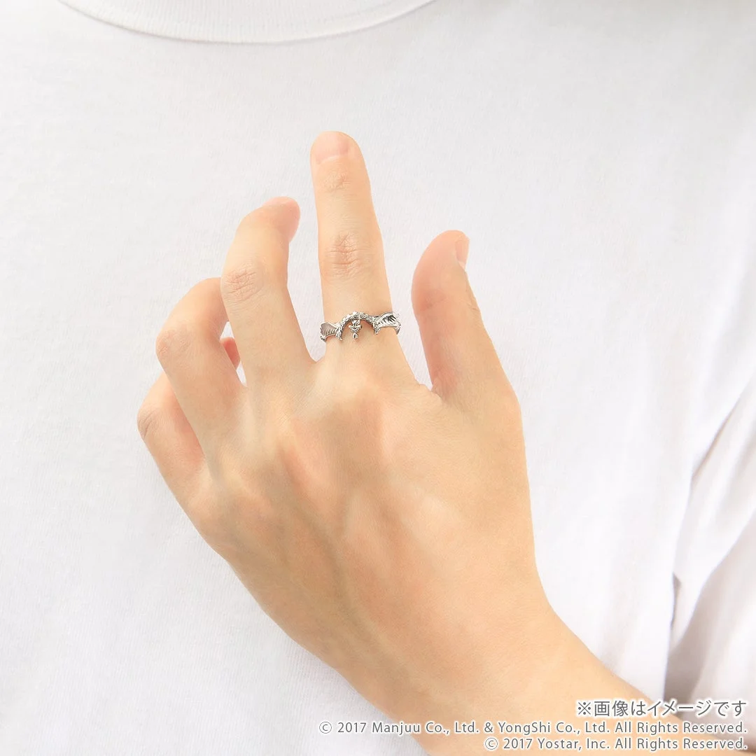 パーシュースモチーフリングの着用イメージ