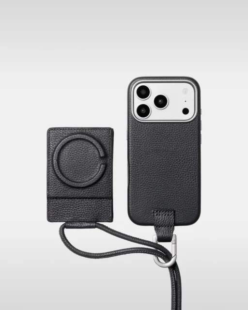 チャコールカラーのMagWear iPhoneケースとカードケース