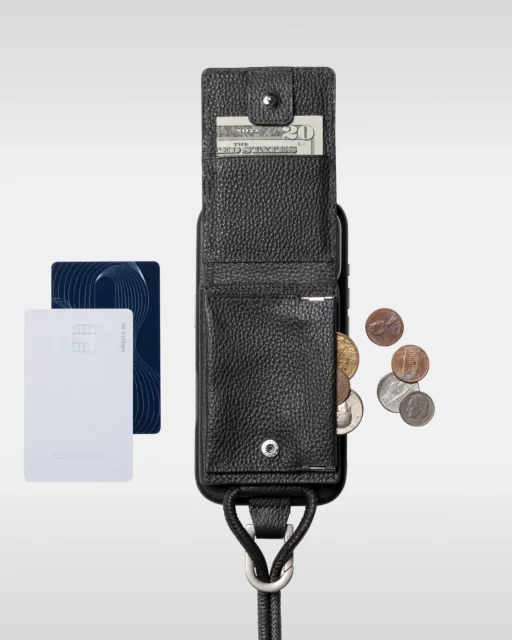 チャコールカラーのMagWearウォレット機能