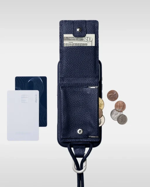 ミッドナイトカラーのMagWearウォレット機能
