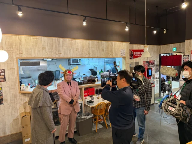 元祖トマトラーメン三味 モラージュ佐賀店での取材風景