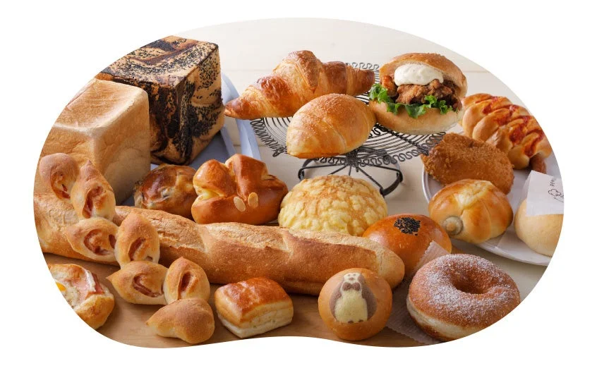 ペンギンベーカリーのバラエティ豊かな約60種類のパン