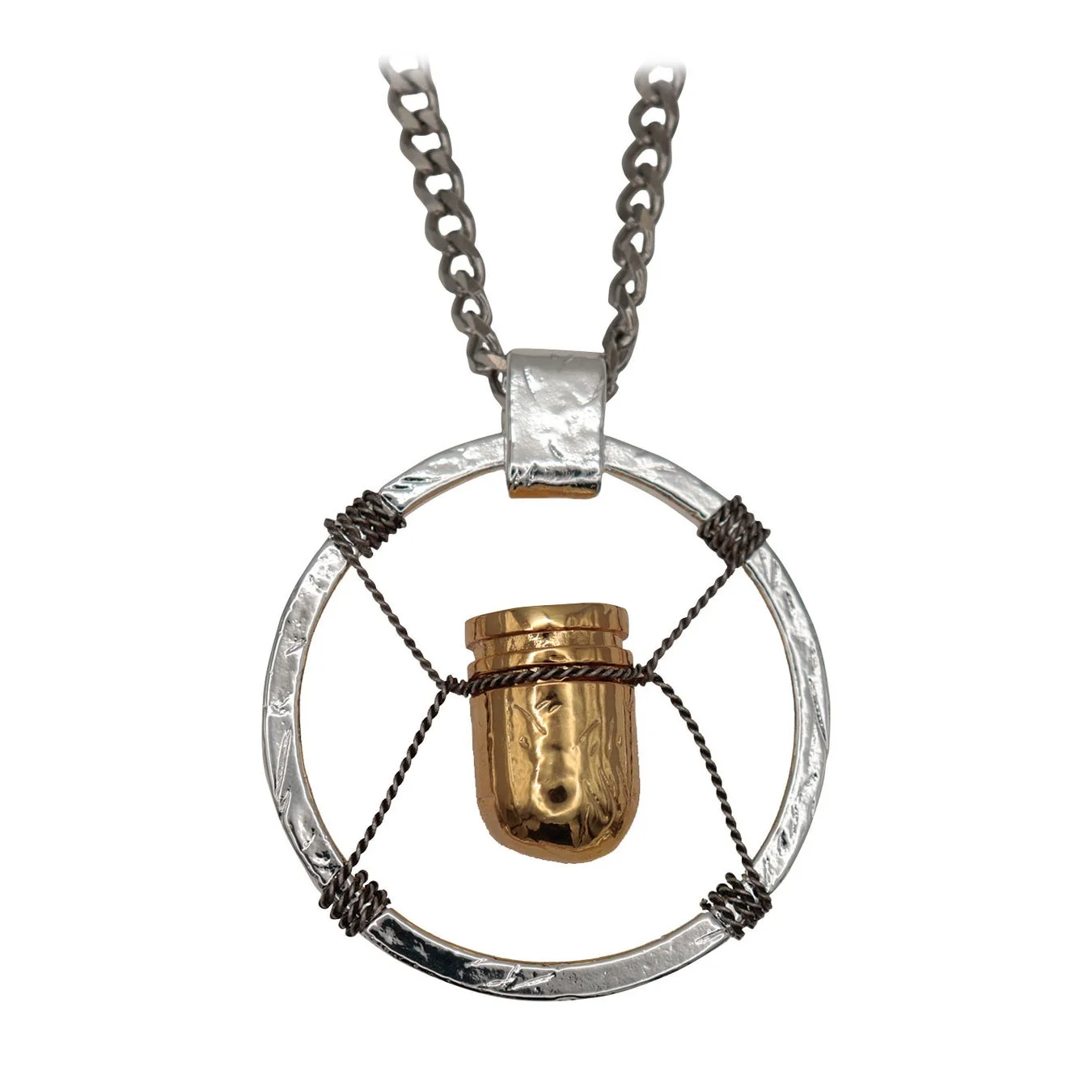 Vの弾丸ネックレスのシルバーメッキ仕上げ弾丸パーツのアップ