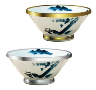 特賞の金と銀の縁取りが施されたAFURIオリジナルどんぶり