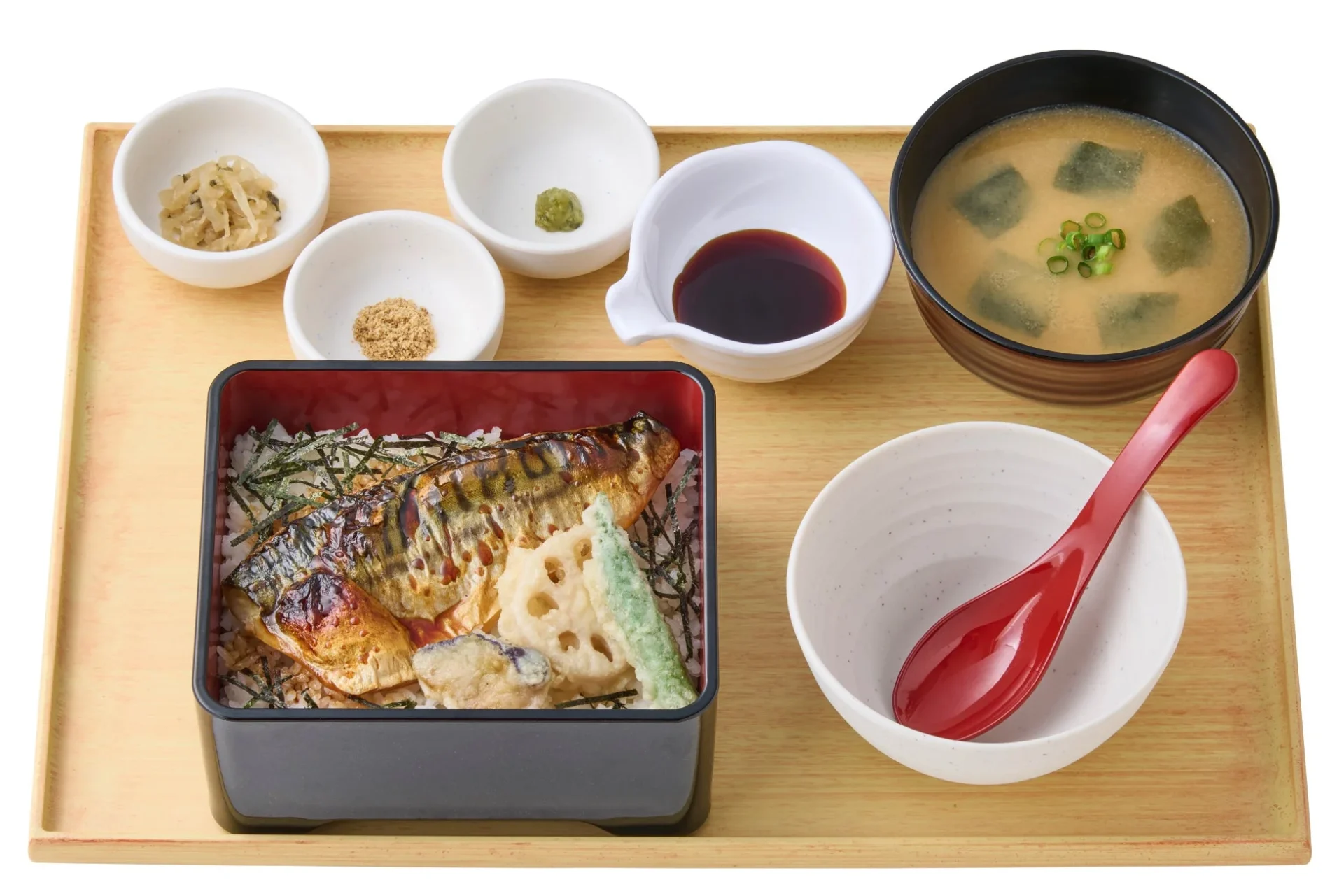 やよい軒の「骨取りサバ使用～焼サバと天ぷらのまぶし定食」の全景