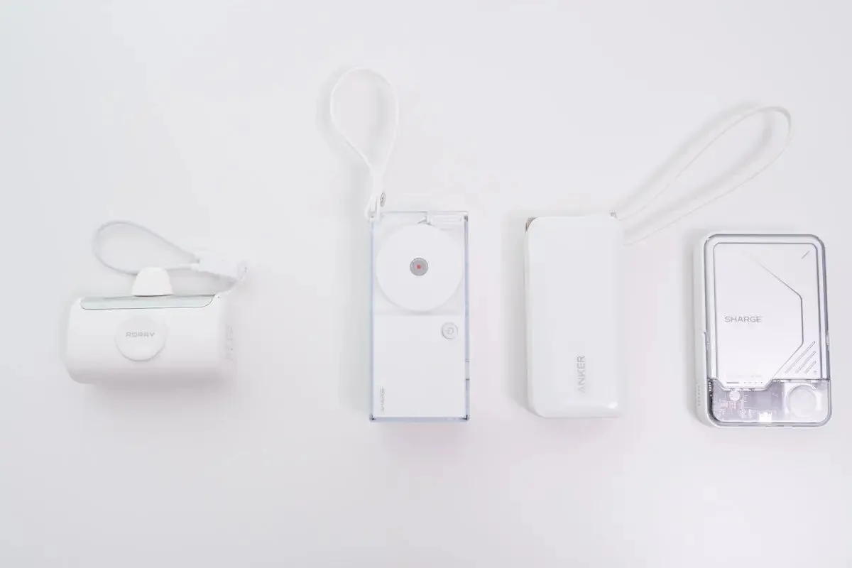 他のモバイルバッテリーとのサイズ比較