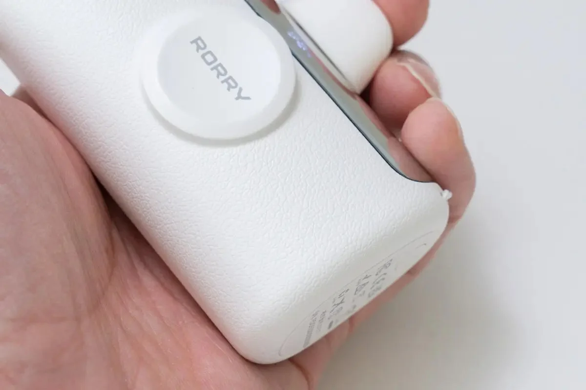 RORRY PalmGO D5-10000のシボ加工が施された表面のクローズアップ