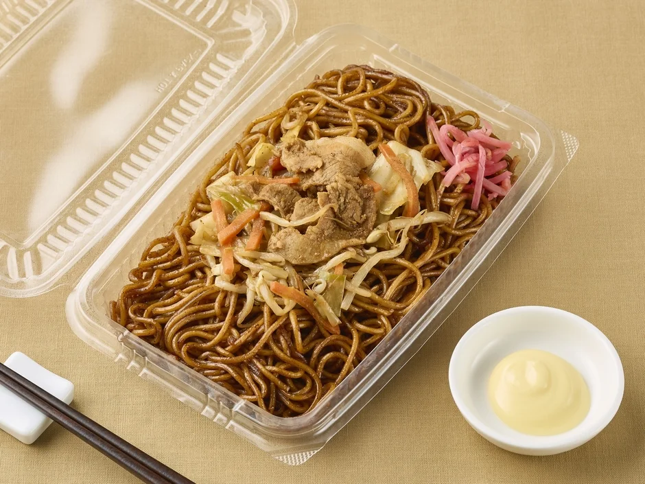 通常サイズのソース焼そば（マヨネーズ付）。