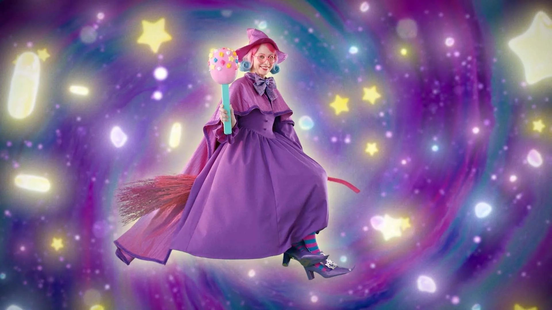 新しい魔女さんがほうきに乗って空を飛ぶねるねるねるね新CMのワンシーン