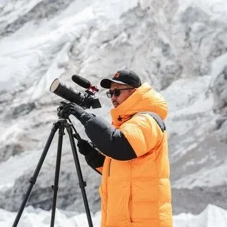 海野 友昭氏のポートレート。