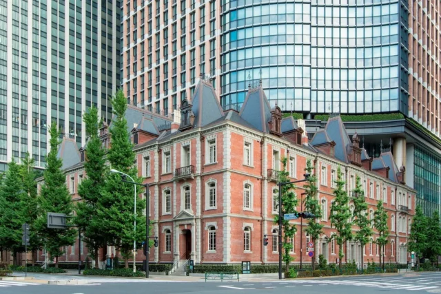 三菱一号館美術館の赤レンガ造りの外観