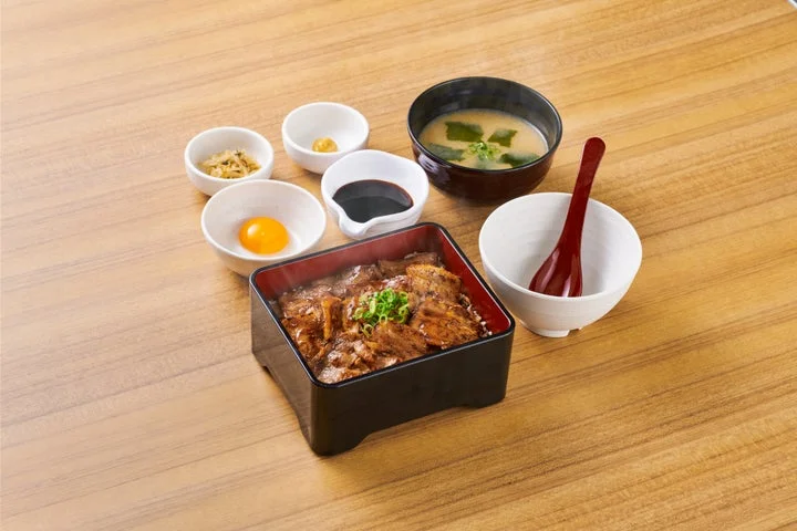 やよい軒の~三元豚使用~豚まぶし定食の温かい豚肉