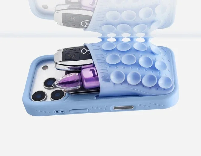 Octo Pouch Phone Caseに小物を収納した様子