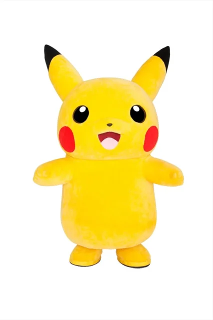 上映初日イベントに登場するピカチュウの着ぐるみ