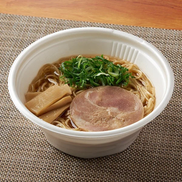 来来亭監修背脂醤油ラーメンのクローズアップ写真