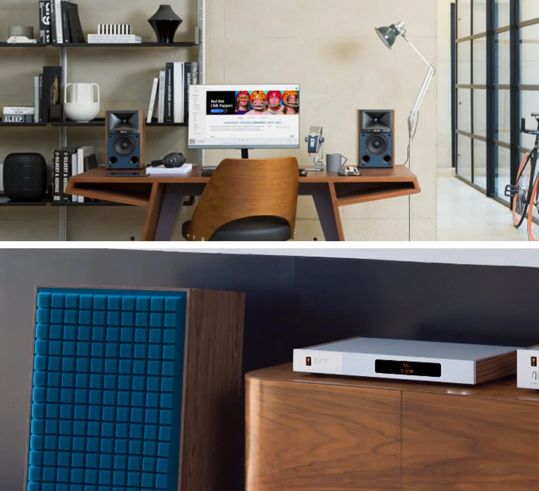 JBLネットワークプレイヤーとアクティブスピーカーがあるデスクの部屋の様子