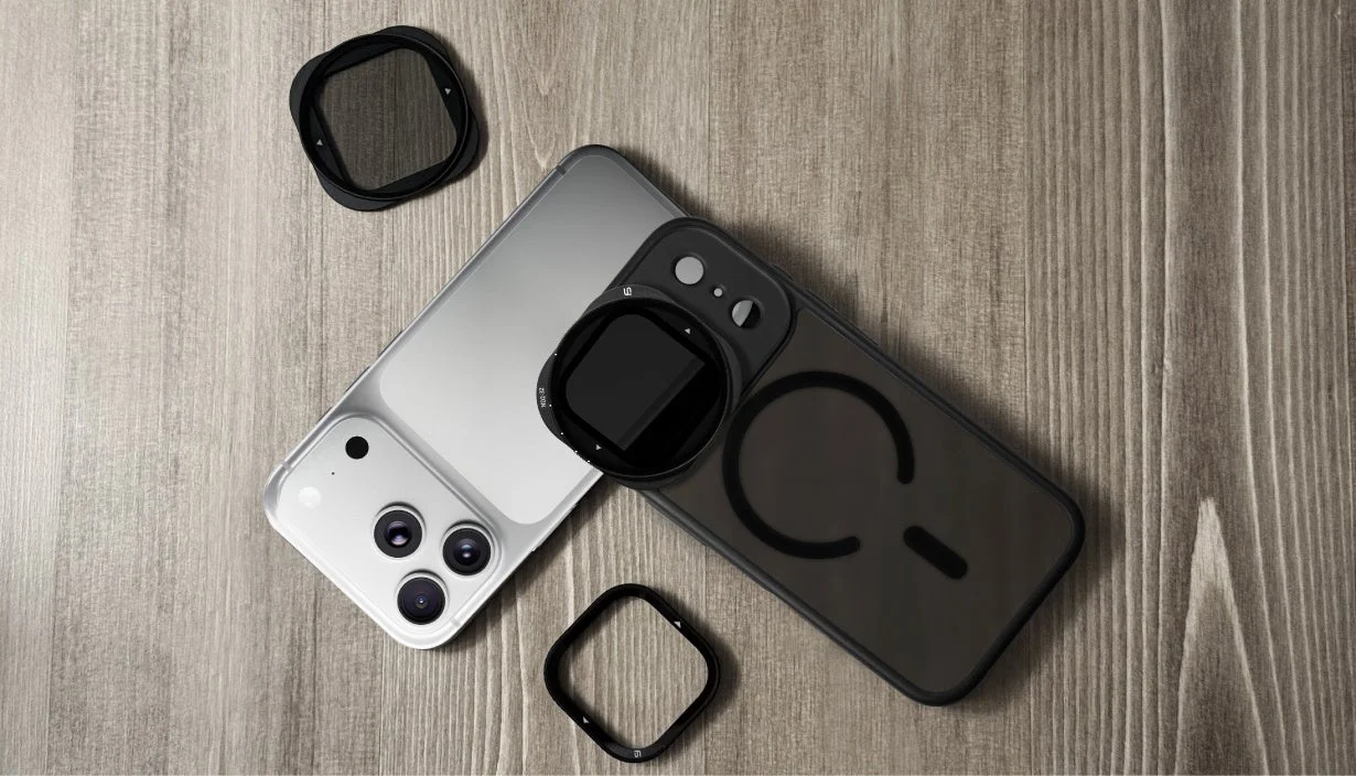 SnapClick IIのiPhoneケースとフィルターが装着された状態を上から見た画像。