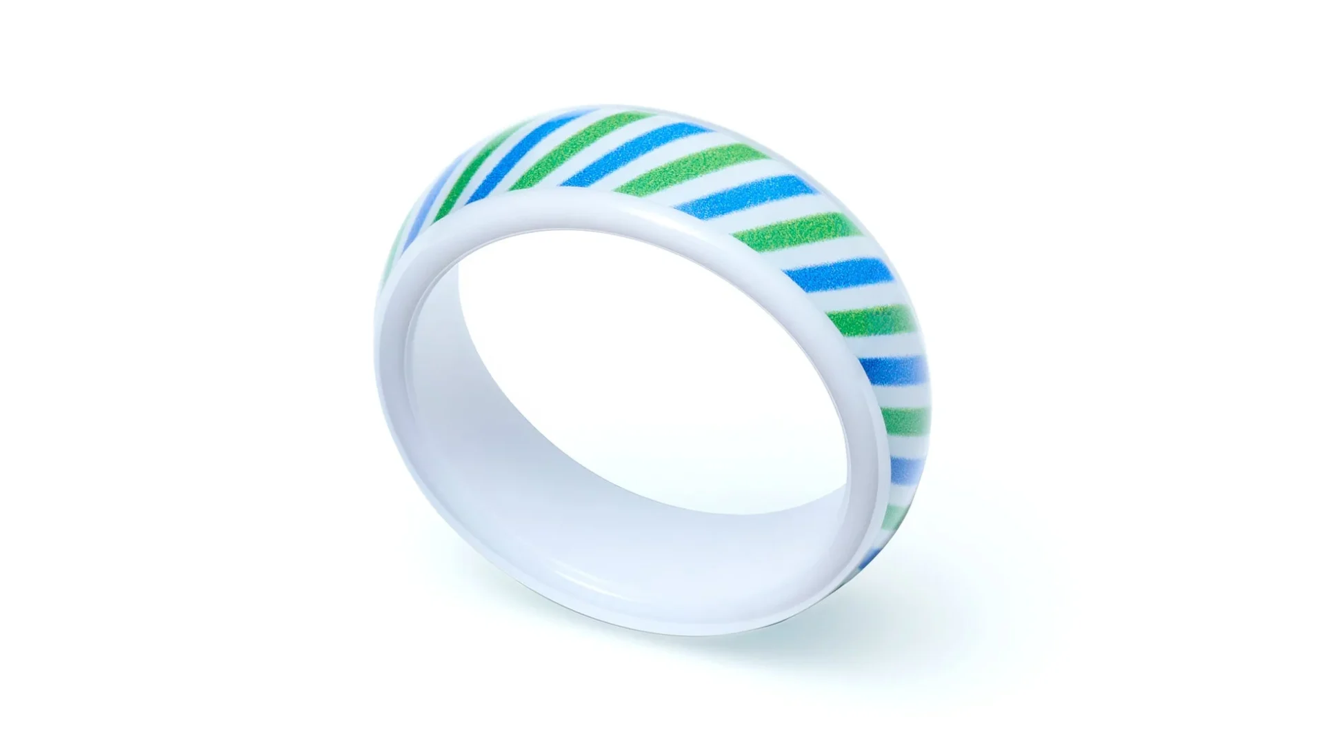 ファミリーマートとコラボしたEVERINGの新色リング