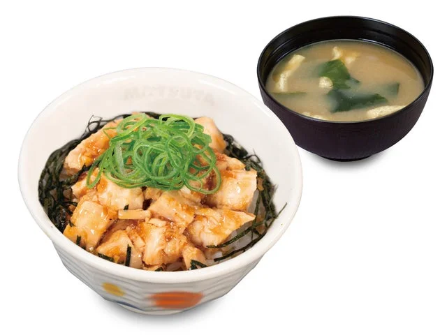 鶏めしと味噌汁