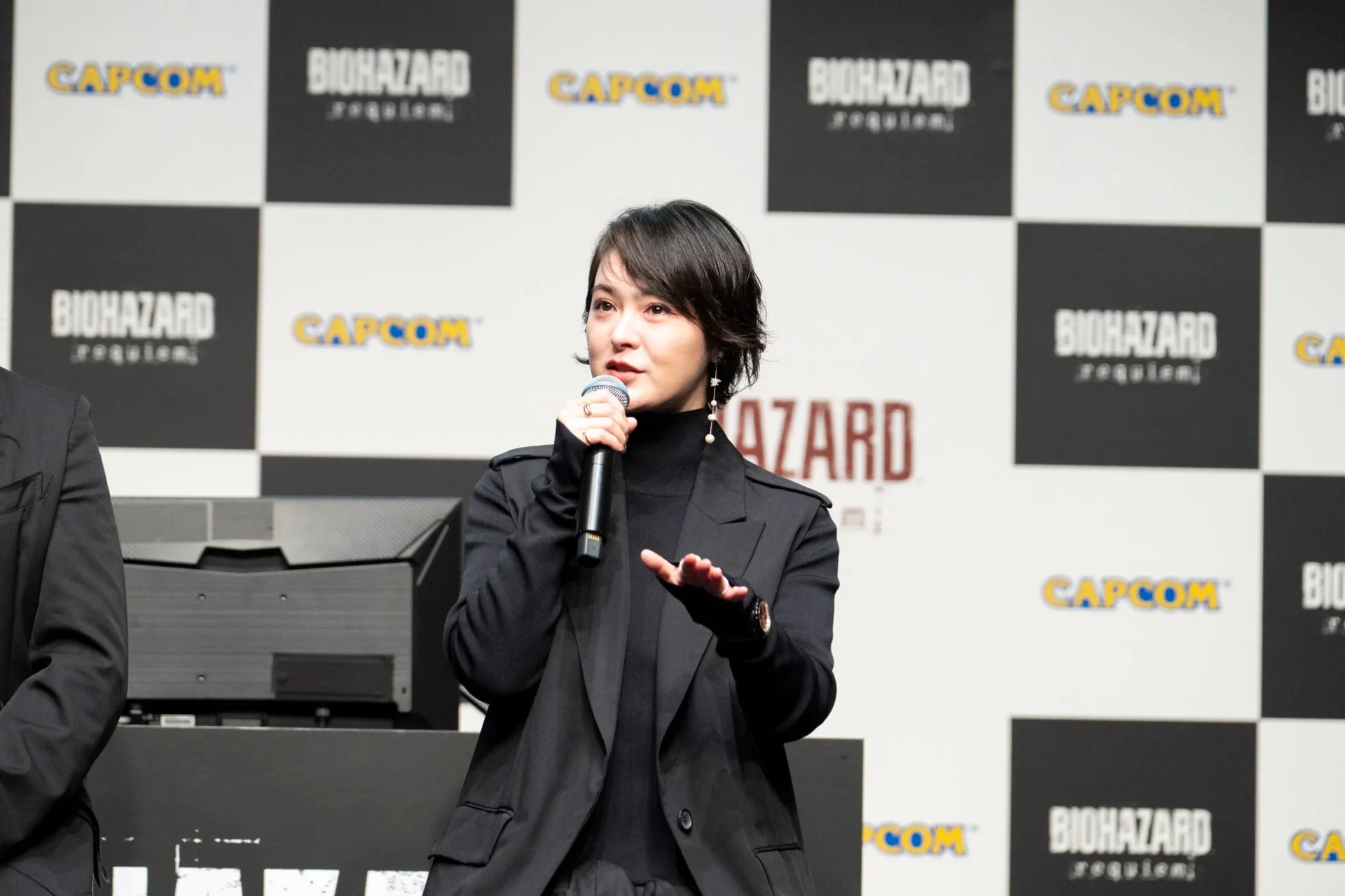 主人公グレース役の声優を務めた貫地谷しほりさん